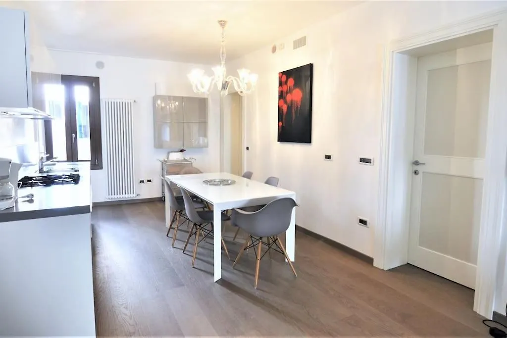 Stylish Apartment 100 Meters From San Marco Square Venecia Italia