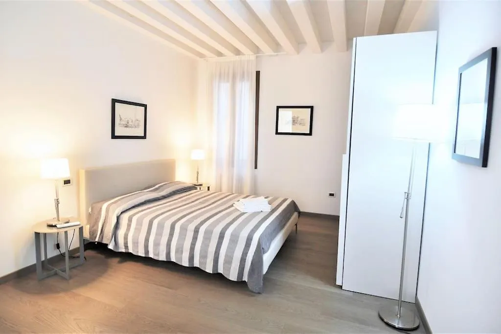 Stylish Apartment 100 Meters From San Marco Square Venecia 0*,  Italia