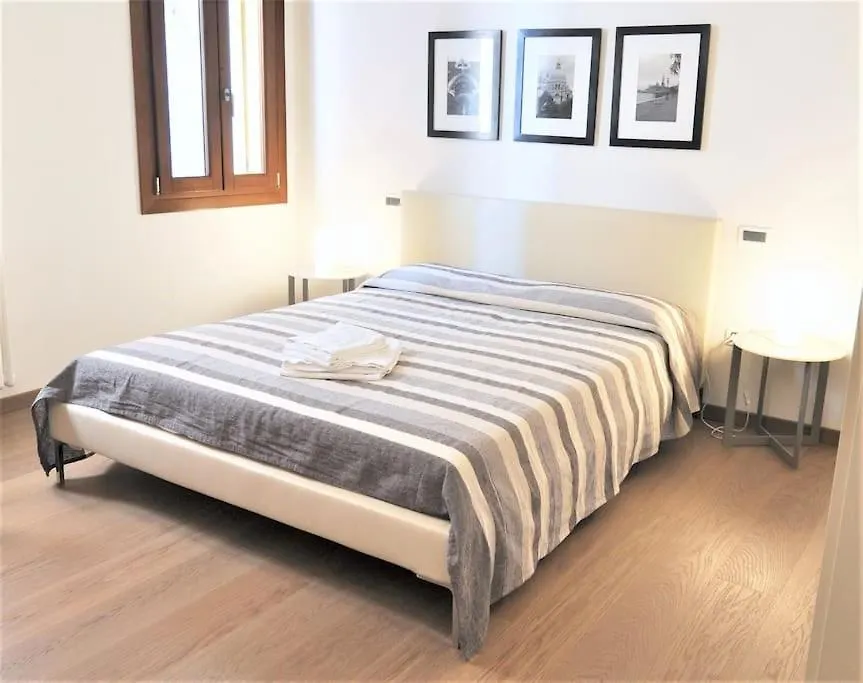 Stylish Apartment 100 Meters From San Marco Square Venecia 0*,