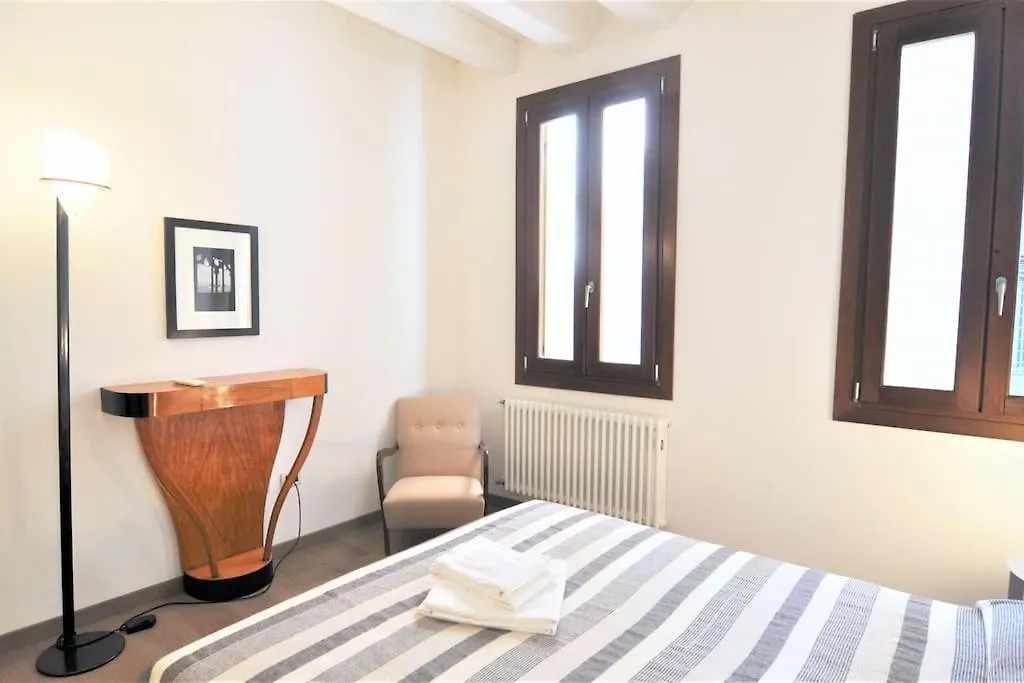 Stylish Apartment 100 Meters From San Marco Square Venecia Italia